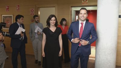 Aguado propone una reunión con Díaz Ayuso y Monasterio para desbloquear la investidura