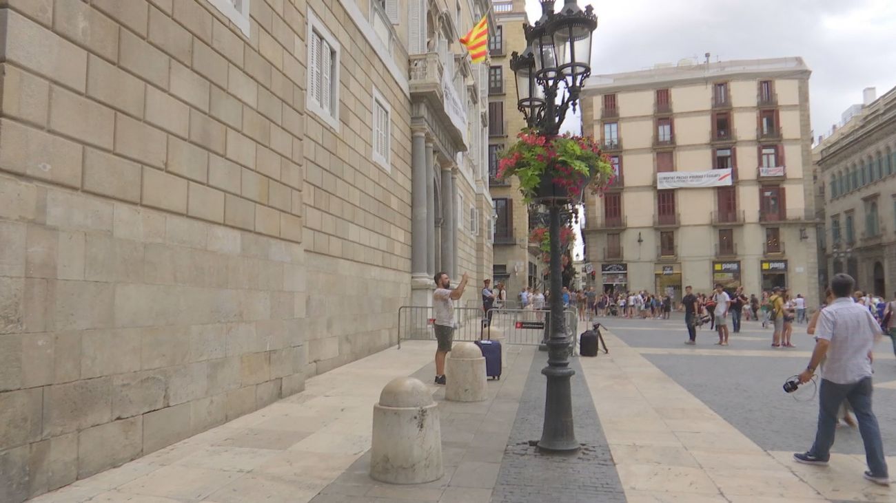 La Guardia Civil acude a la Generalitat en busca de expedientes sobre el 1-O