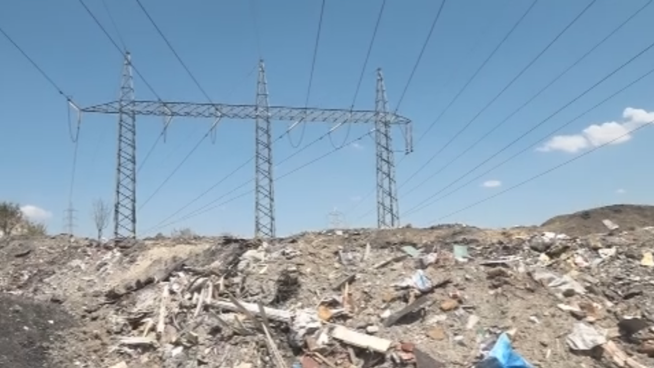 Un incendio en la Cañada Real, a punto de convertirse en tragedia