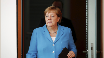 Angela Merkel vuelve a sufrir temblores en un acto público