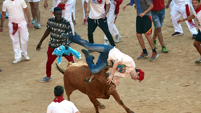 Un herido por asta y cinco contusionados en el quinto encierro de San Fermín