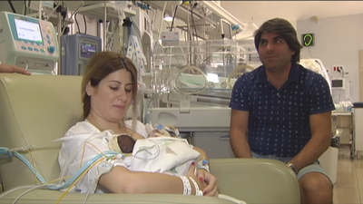 Una mujer da a luz de manera natural a trillizos en Málaga