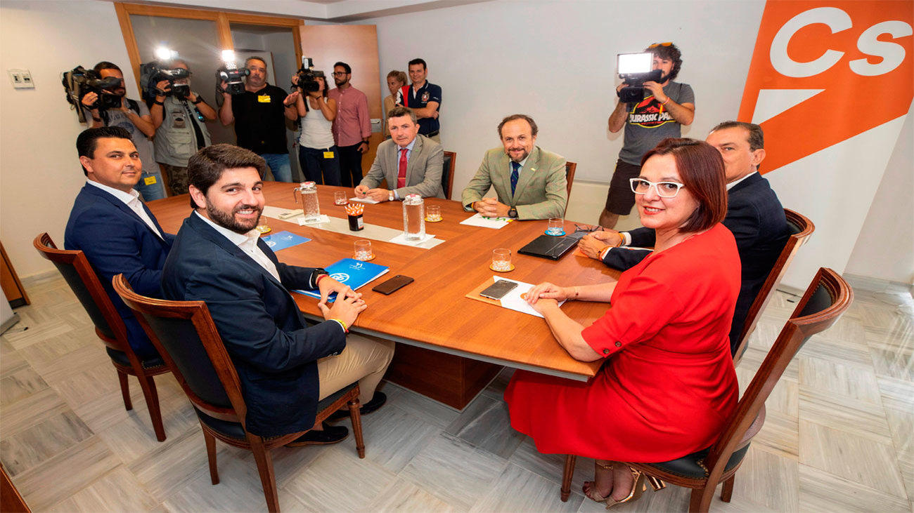 Vox renuncia a cualquier cargo en el Gobierno de Murcia y anuncia "avances"