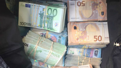Pillado con 370.000 euros en el maletero en un control de alcoholemia