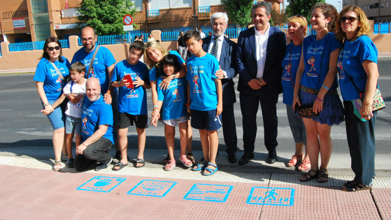 El alcalde de Parla con Asociaciones Parla TEA y Vida TEA