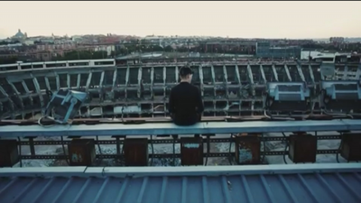 Se juegan la vida asaltando el Calderón en obras para hacerse selfies