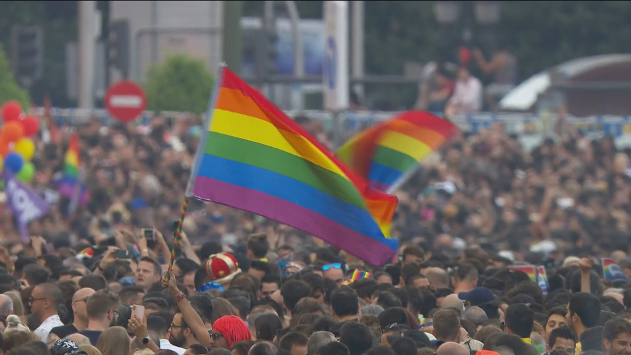 La petición de Vox sobre las charlas LGTBI levanta ampollas en COGAM y en la Asamblea de Madrid