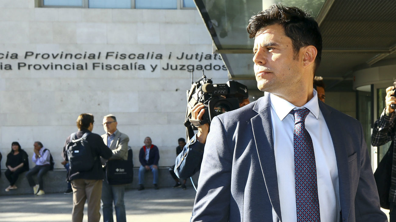 Javier Santos ya es hijo de Julio Iglesias