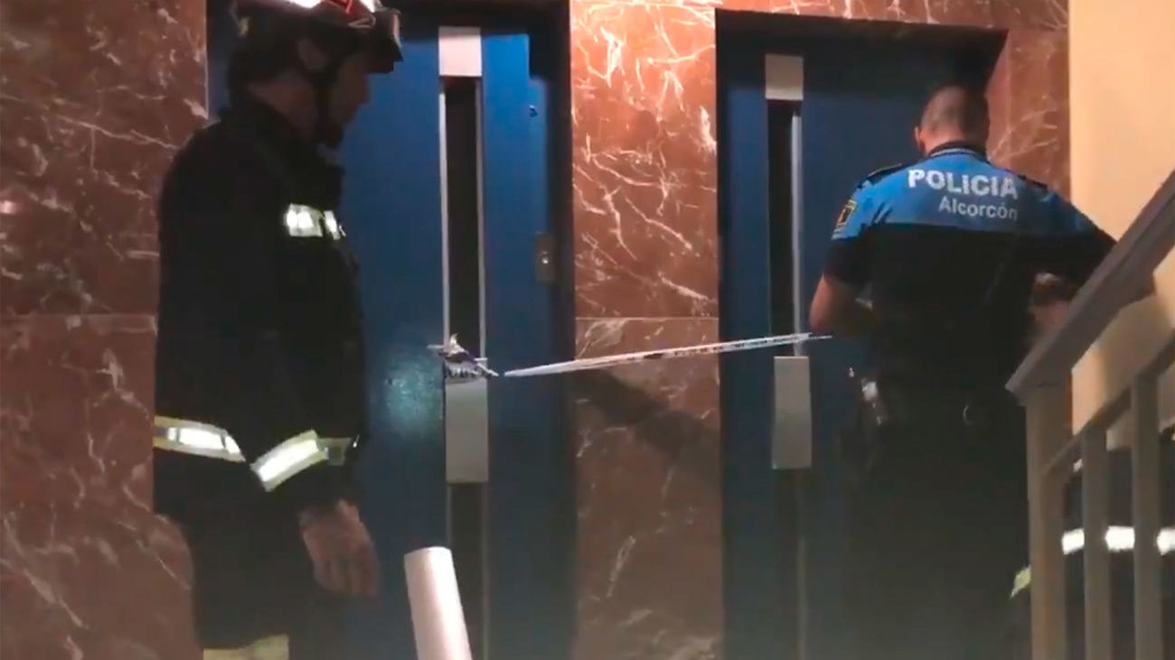 Herido al caer el ascensor de un edificio en Alcorcón desde el cuarto piso