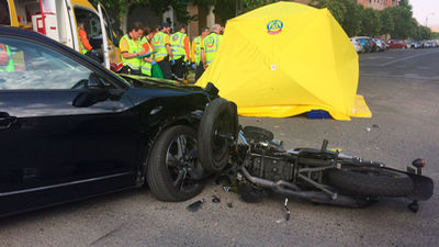 Motorista en estado crítico tras colisionar con un turismo en Vicálvaro