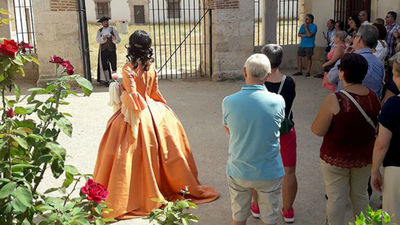 Visitas teatralizadas en Nuevo Baztán para conocer su historia