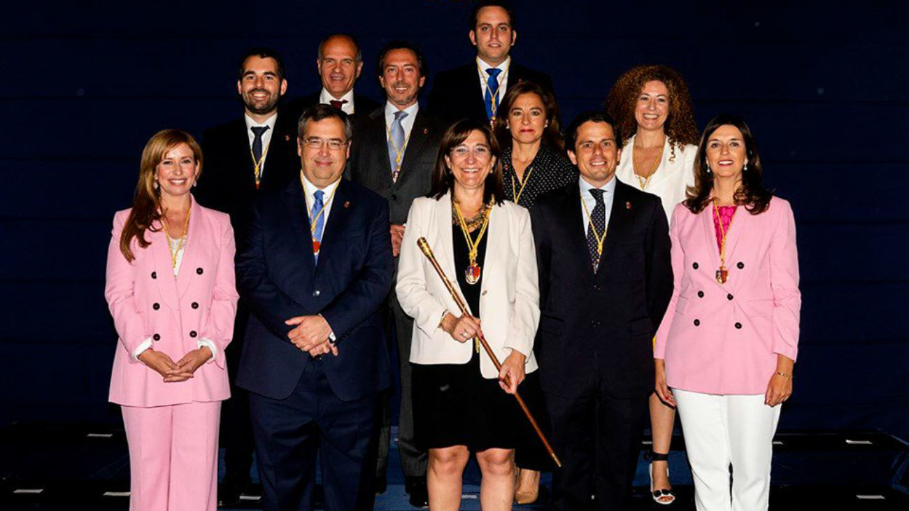 La alcaldesa de Pozuelo y su equipo de gobierno