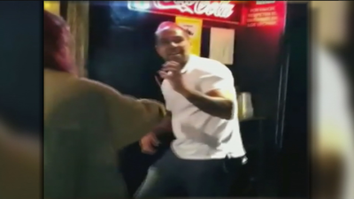 Brutal agresión de un portero de un bar a varias mujeres en La Coruña