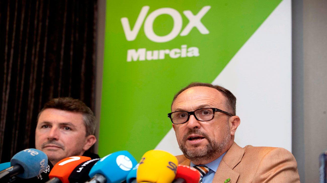 Vox Murcia retira las referencias a ley LGTBI para alcanzar acuerdo con PP y Cs