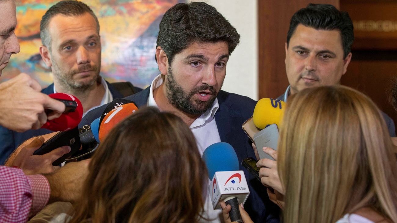 Fernando López Miras, ante la prensa