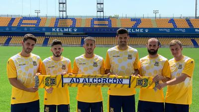 Aguilera: "Espero poder aportar mi grano de arena al Alcorcón"