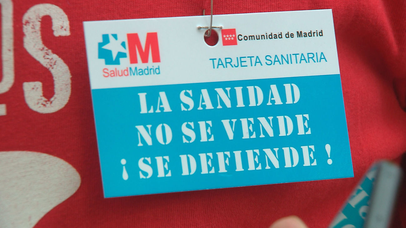La Marea Blanca vuelve a concentrarse ante el Ministerio de Sanidad