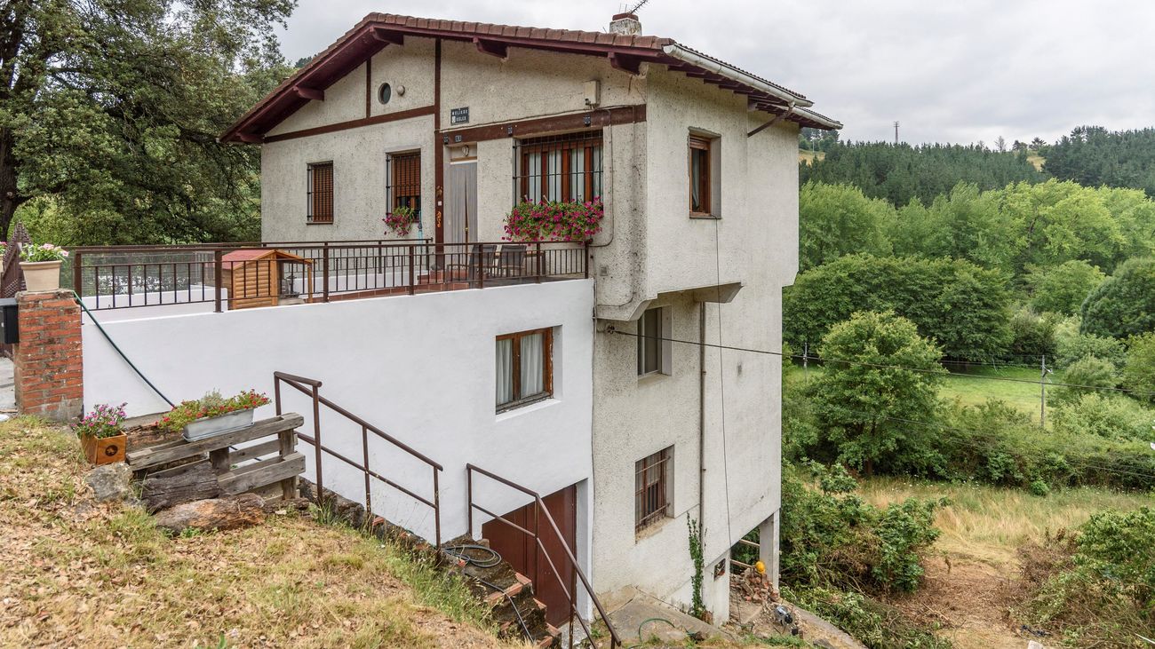 Muere un  bebé tras caer de un cuarto piso en el municipio vizcaíno de Güeñes