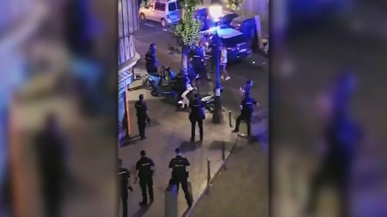 Una pelea a navajazos en Lavapiés siembra el terror entre los vecinos