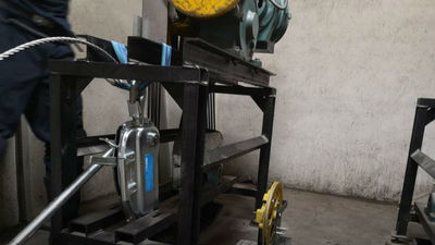 Bomberos de Fuenlabrada rescatan a cuatro personas atrapadas en un ascensor