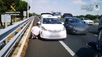 Dos detenidos en Madrid por transportar ocho kilos de marihuana en un taxi