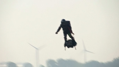 El reto del hombre volador de atravesar el Canal de la Mancha