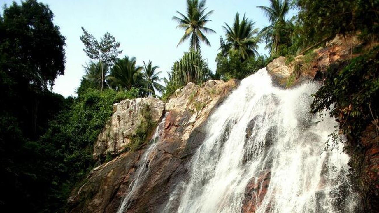 Muere un joven turista español tras caer por  una cascada en una isla del sur de Tailandia-