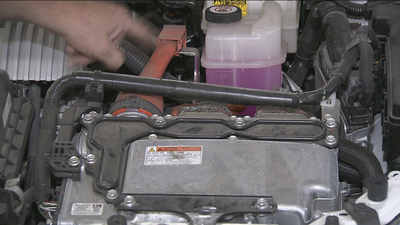 Revisar nuestro coche en un taller, esencial antes de salir de viaje