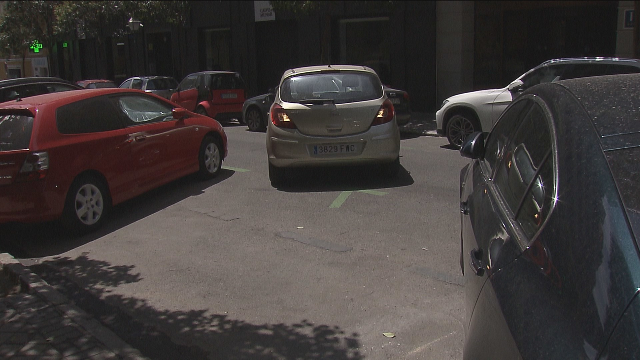 Los aparcamientos improvisados provocan el caos en Chamberí