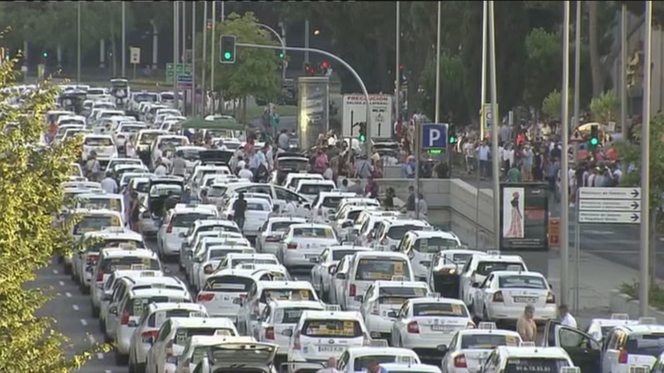 El taxi pierde un 30% de clientes en el último año en Madrid