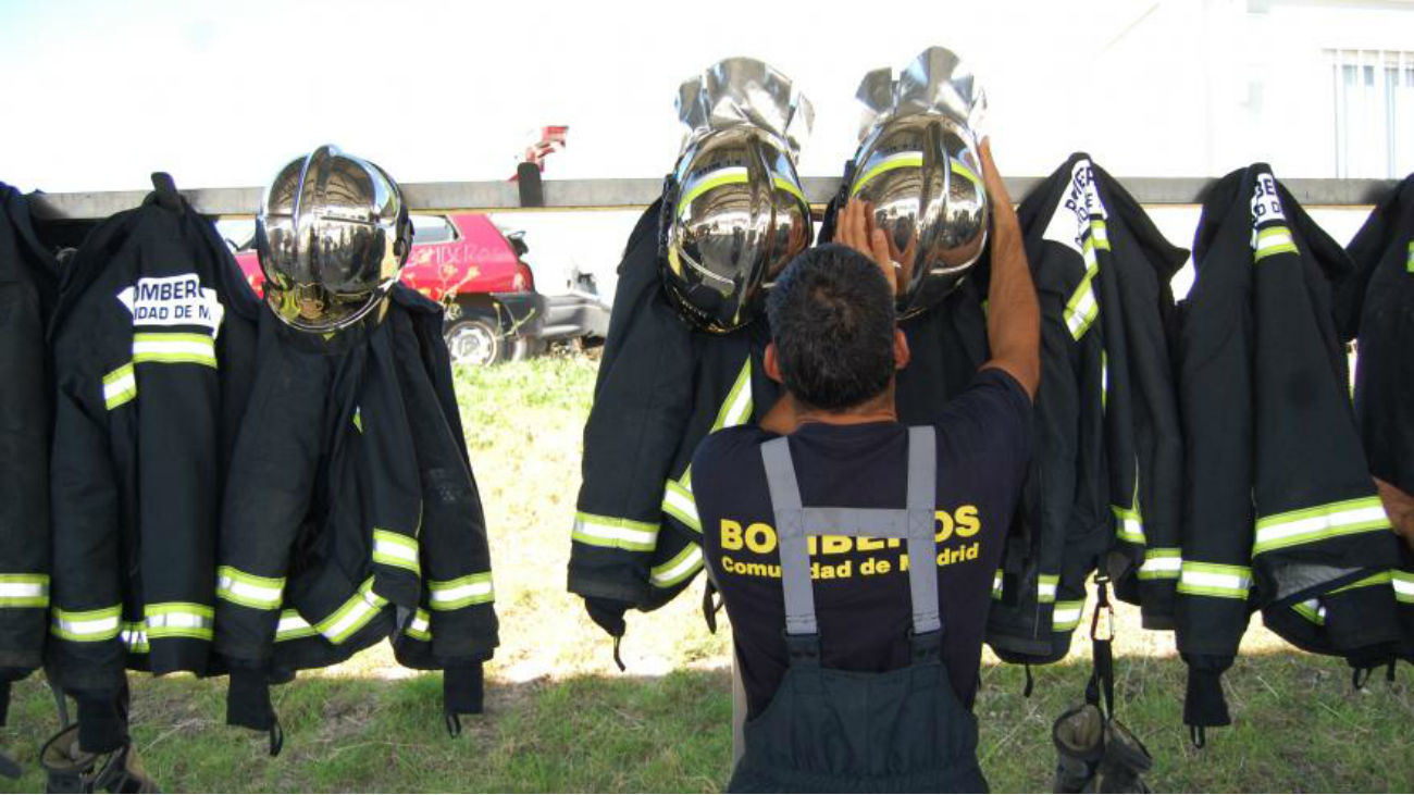 Móstoles convoca seis plazas de bombero para ampliar la plantilla municipal