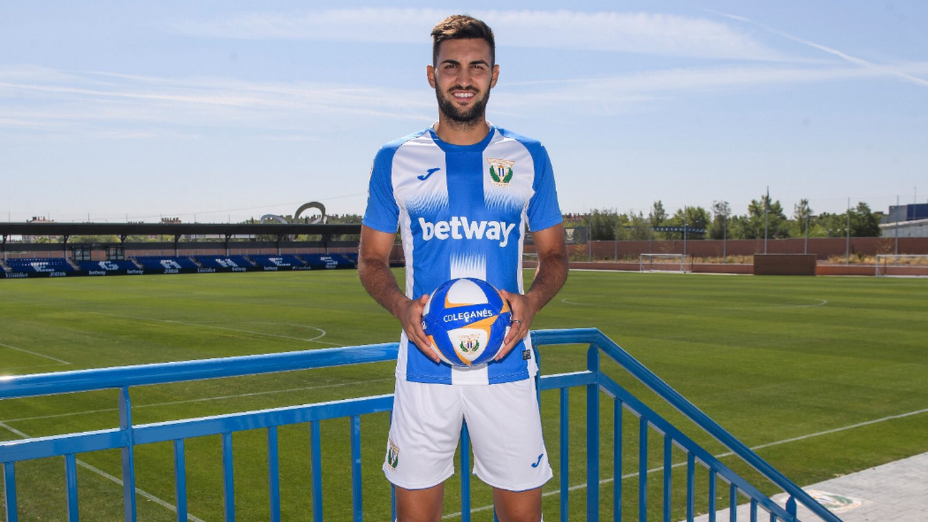 Marc Navarro:  "Estaré al cien por cien para conseguir la titularidad"