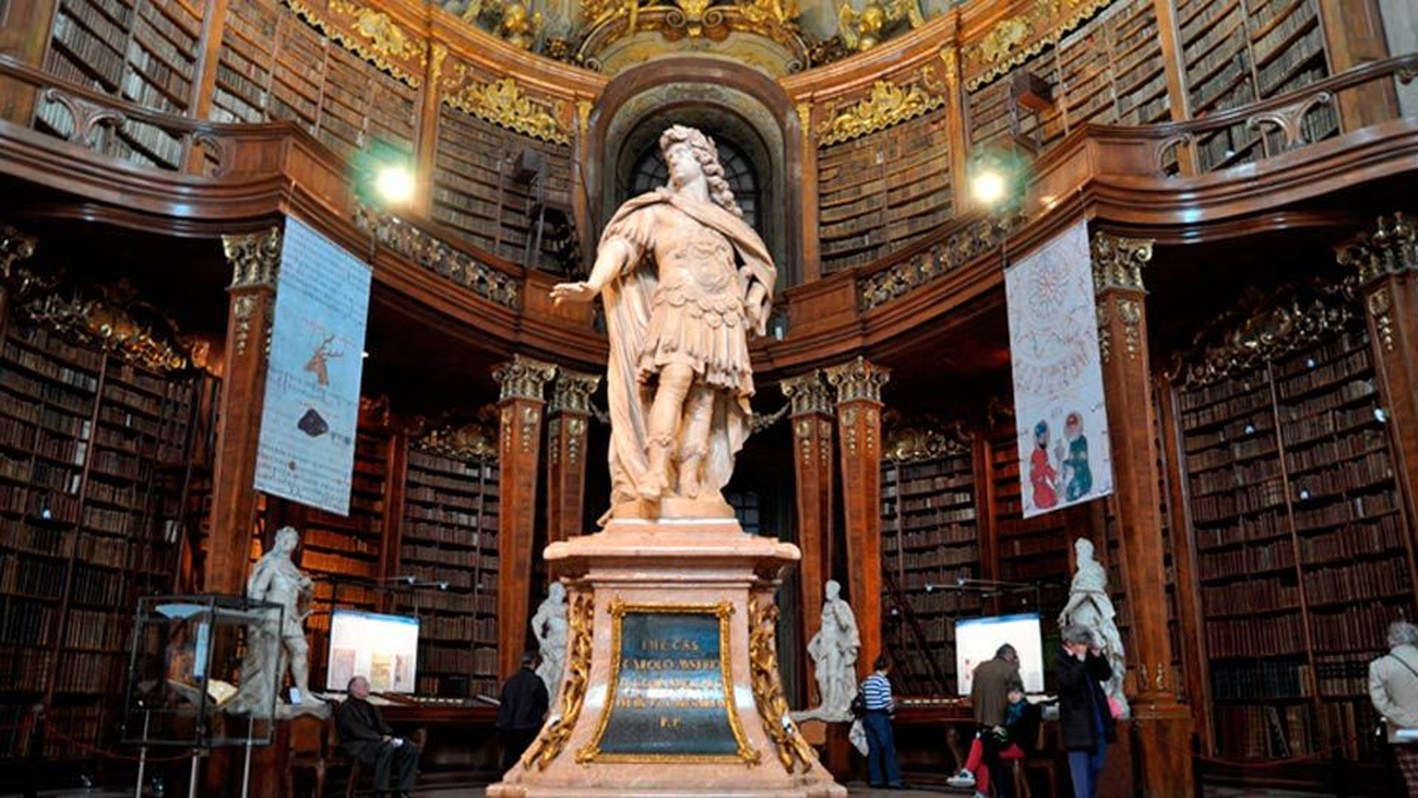 La reina Letizia inaugura dos salas de la Biblioteca Nacional