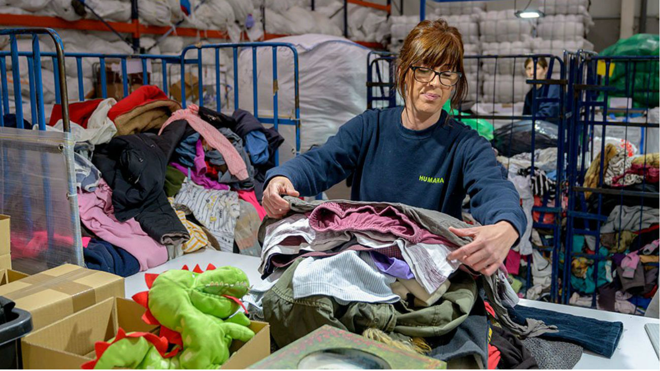 Una segunda vida para la ropa, El Molar recupera más de 10 toneladas con un fin social