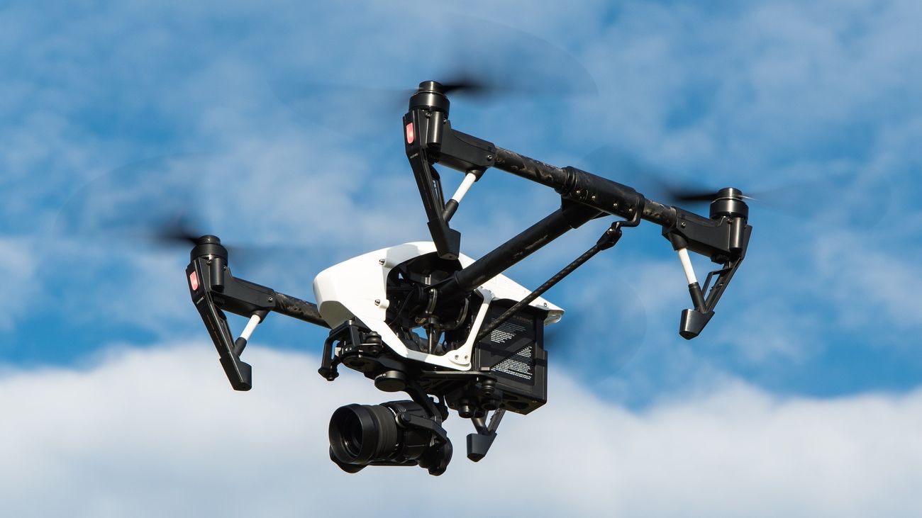 La DGT comienza a denunciar infracciones captadas por drones