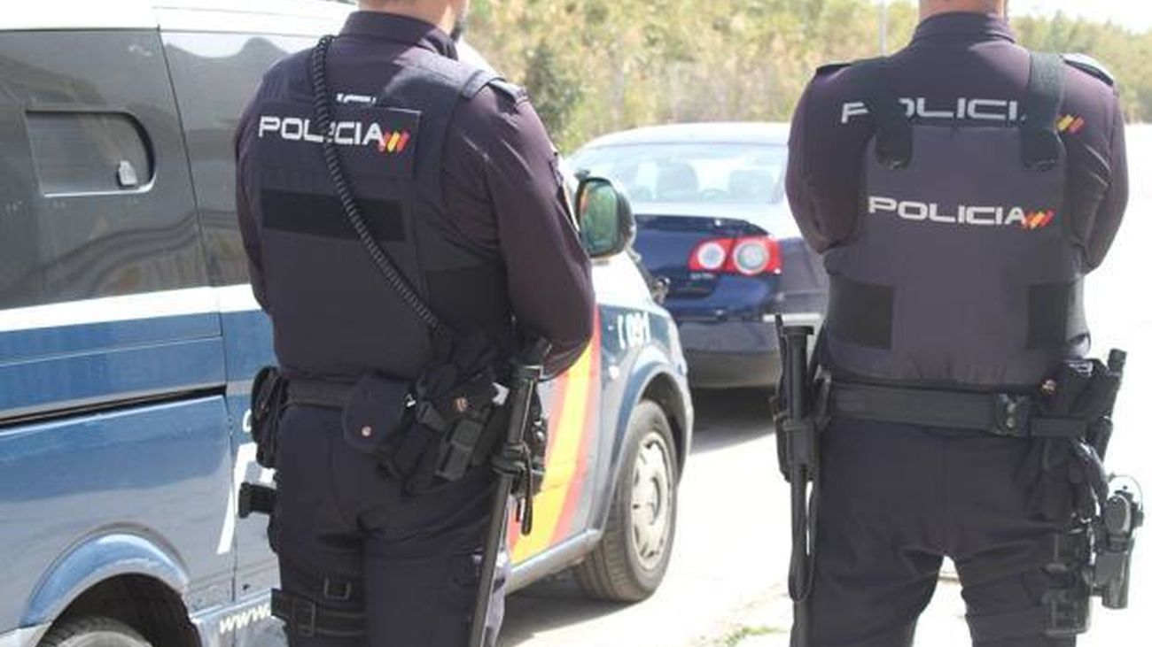 Agentes de Policía Nacional