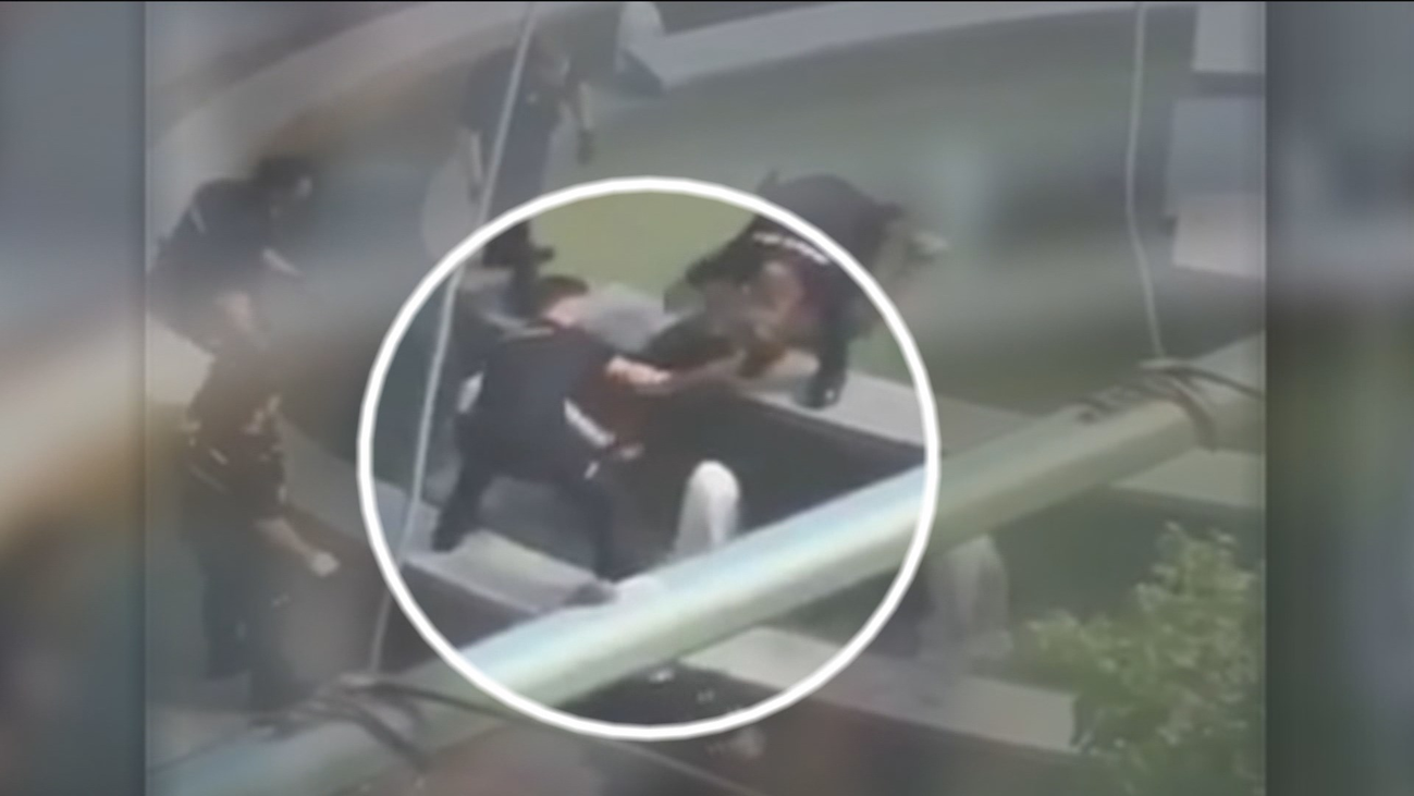 Detenido un joven que se bañaba en una fuente de Usera