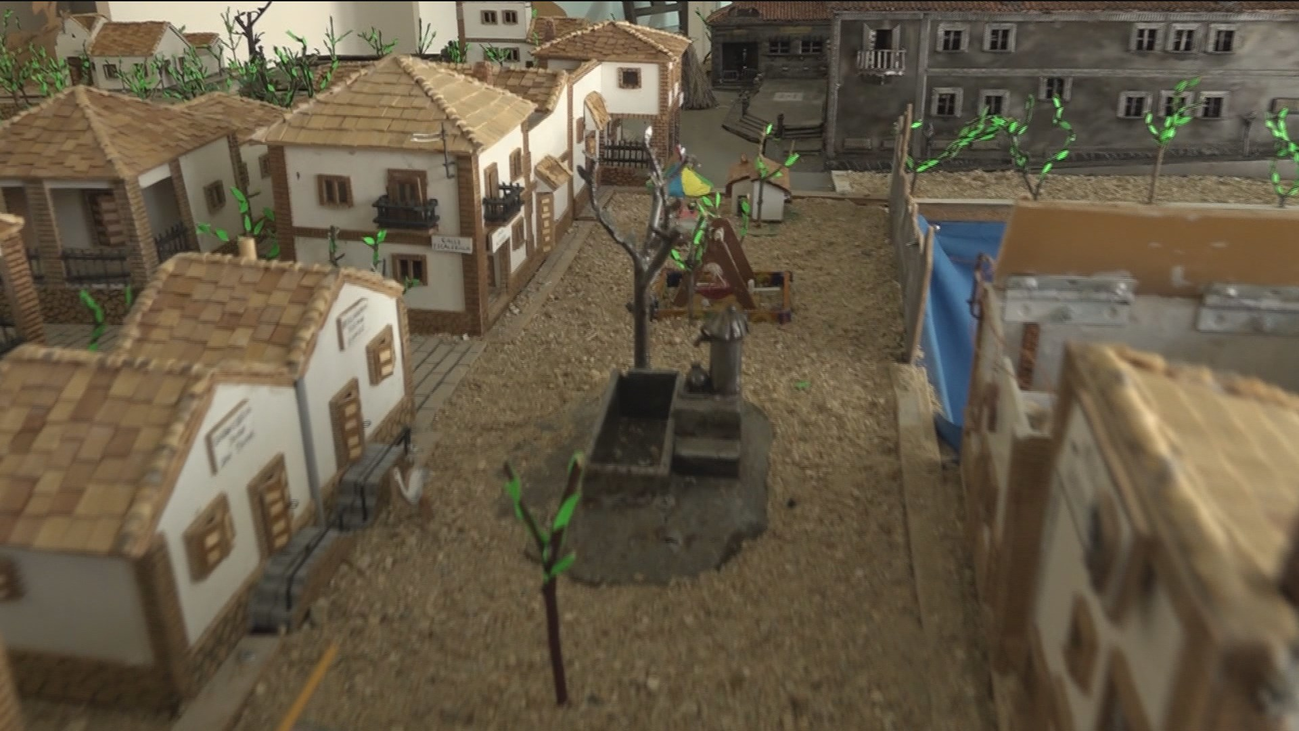 Un vecino de Las Rozas crea auténticas obras de arte con fragmentos de coches