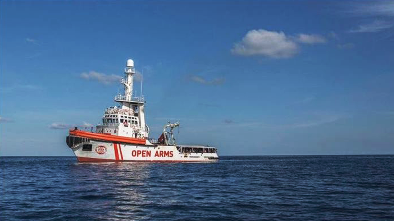 El barco de Open Arms sigue sin encontrar puerto que le acoja
