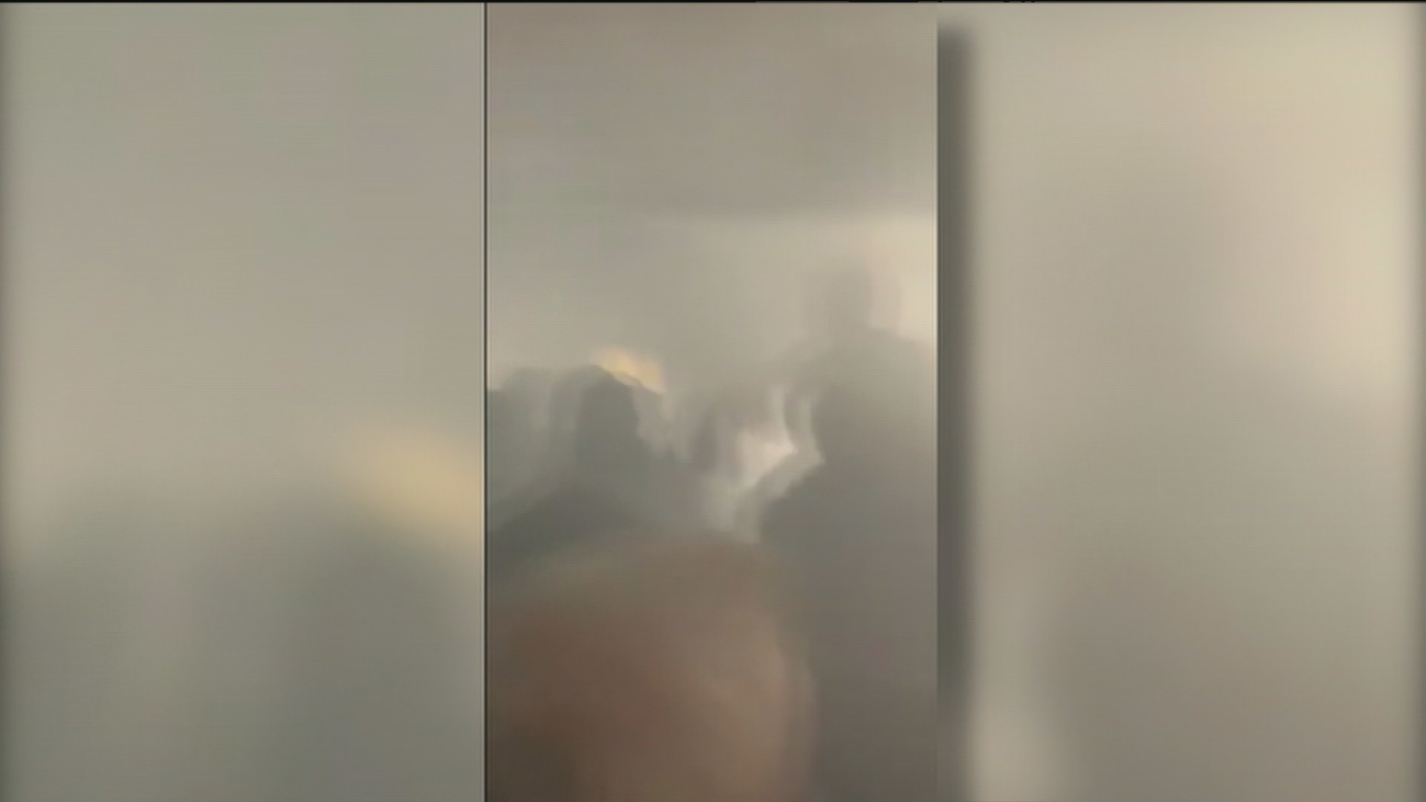 Los momentos de tensión en el aterrizaje de emergencia de un avión en Valencia