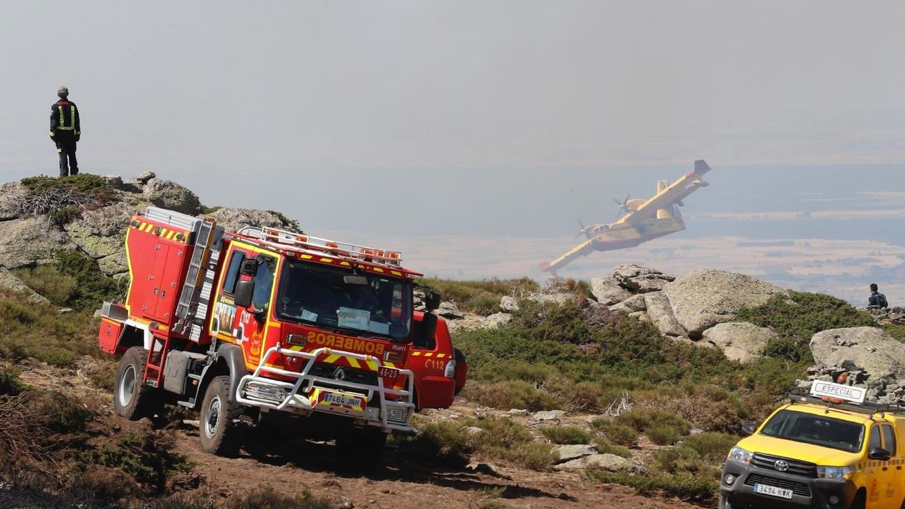 Estabilizados los fuegos de La Granja y Miraflores tras quemar 900 hectáreas