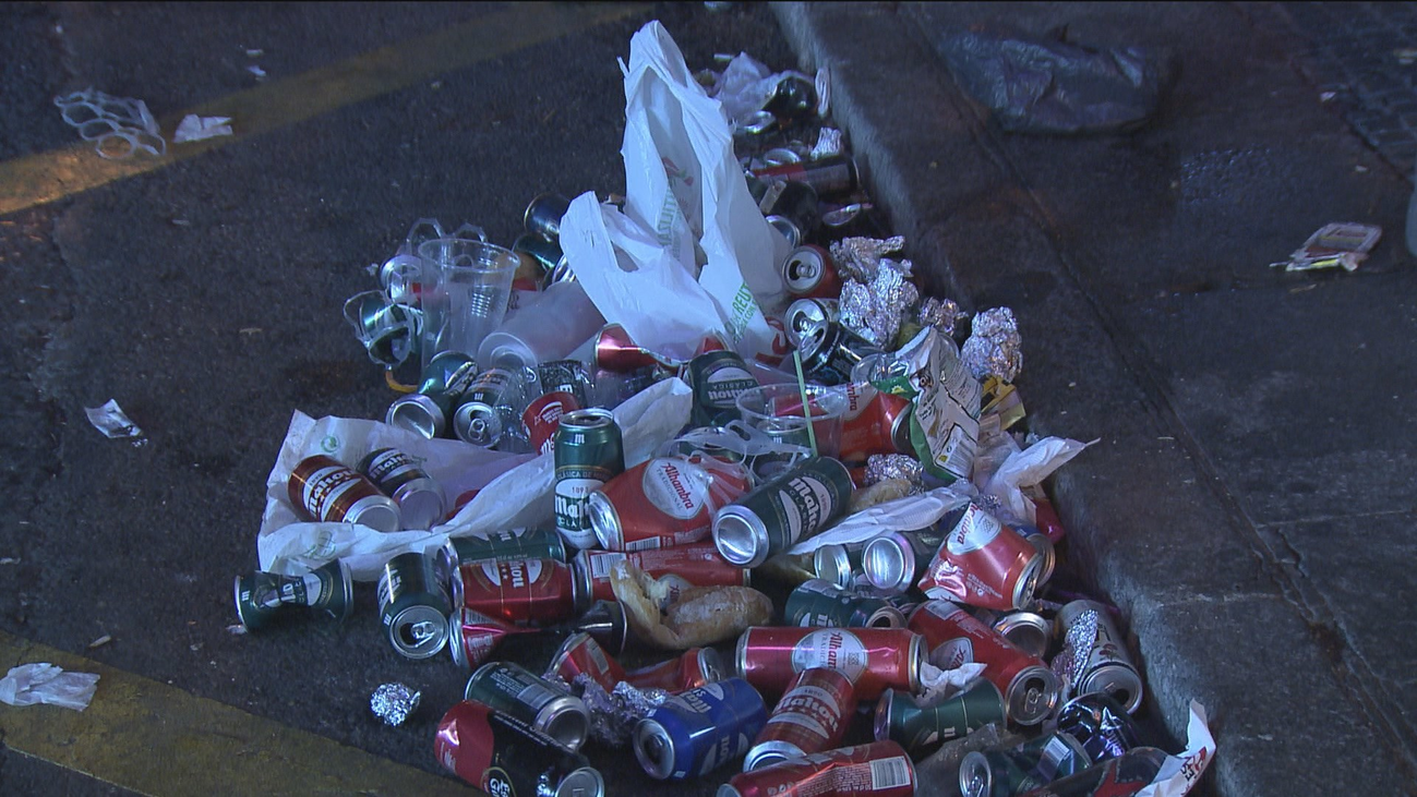 Así acaban las calles tras las fiestas de San Cayetano