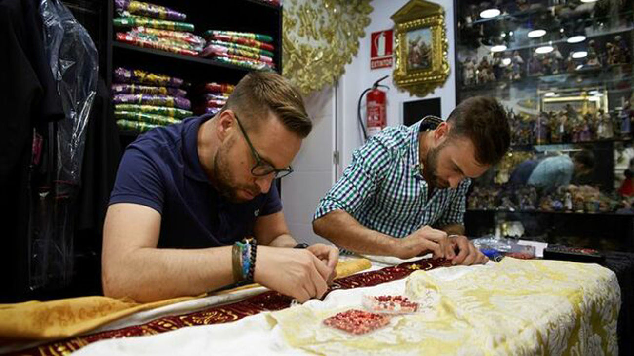Arte sacro a la venta en las calles traseras de la Puerta del Sol