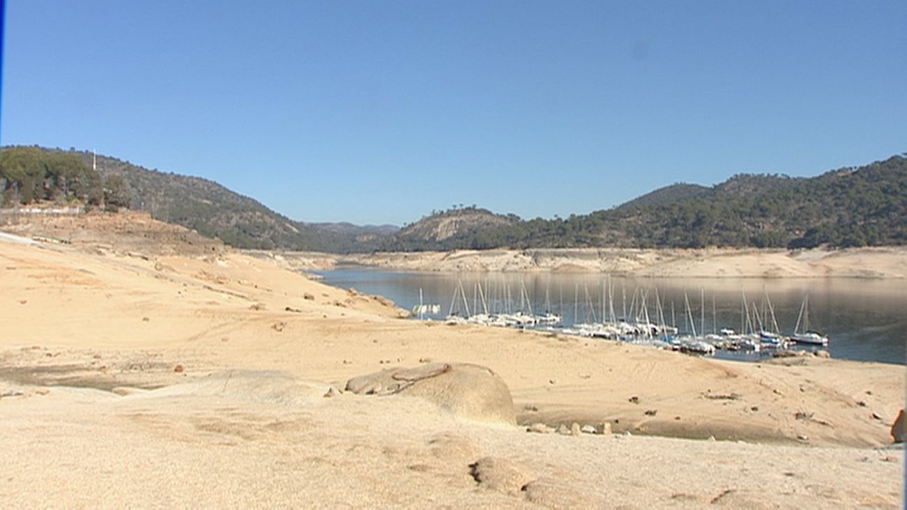 Los embalses tienen un 21% menos de agua que la media de la última década