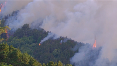 Desalojadas 4.000 personas por el incendio sin control en Gran Canaria