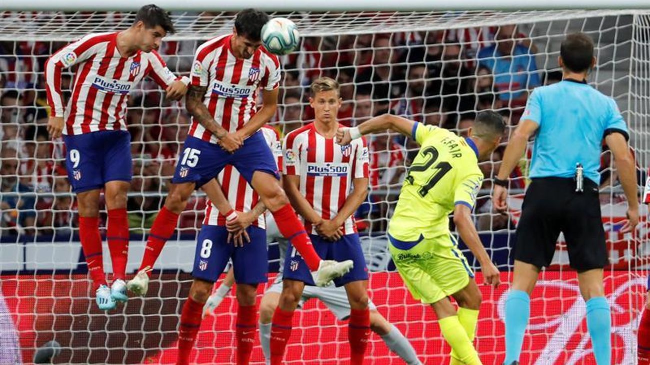 Morata acertó; Ángel chocó con el larguero