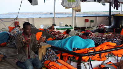 El 'Open Arms' continúa sin puerto 18 días después