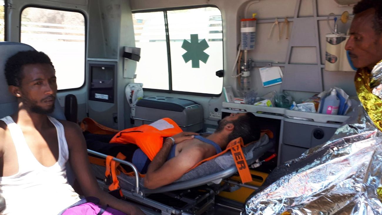 Migrantes del Open Arms atendidos por los servicios sanitarios