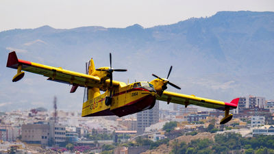 El incendio de Gran Canaria comienza a remitir y pierde potencial