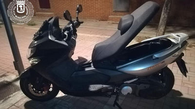 Detenido en Puente de Vallecas por posesión de una moto clonada